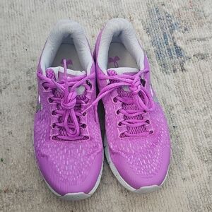 Under Armour Youth Size 6.5Y Charged Rogue Purple Sneakers